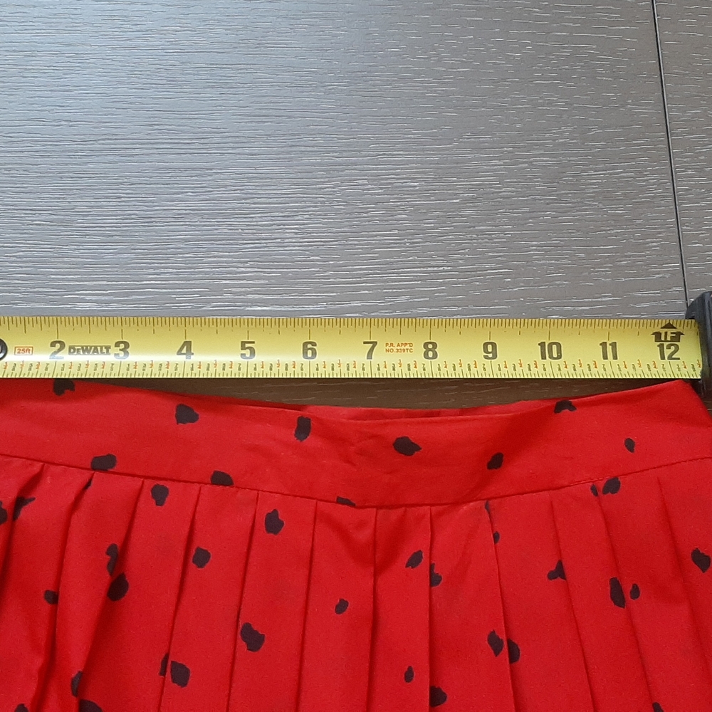 Red and Black Pleated Skirt Set - Picture 8 of 13